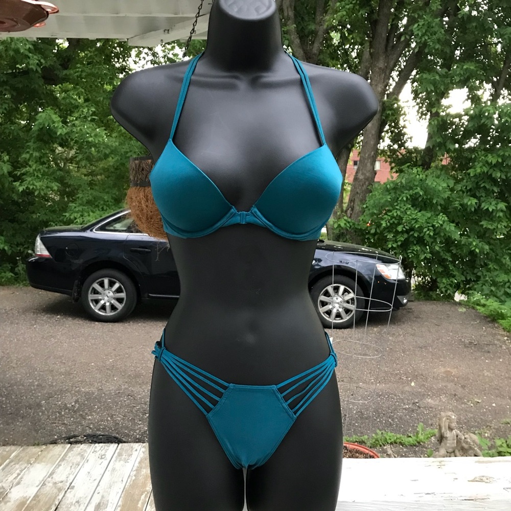 Victoria’s Secret front closure bra & panty 32C